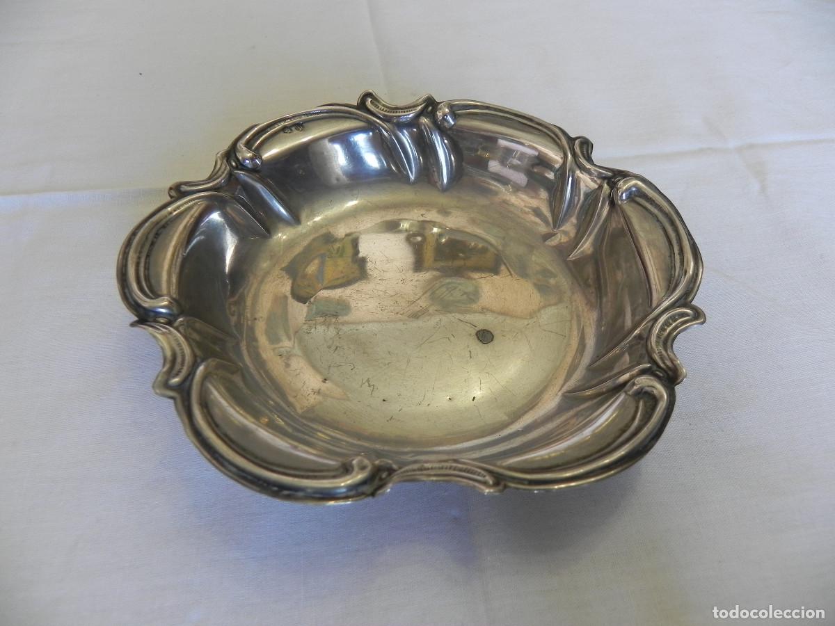 Antig&uuml;edades: **ANTIGUA BANDEJA DE PLATA CONTRASTADA **