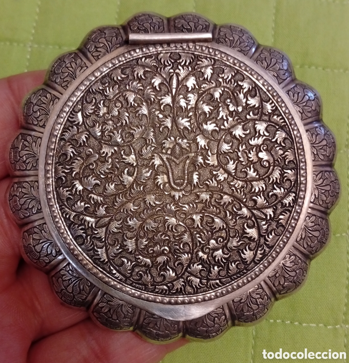 Antig&uuml;edades: Muy antigua polvera polvorera plata repujada preciosa principios XX