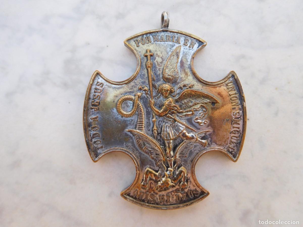 Antig&uuml;edades: Medalla antigua congregaci&oacute;n de N.S. de los &Aacute;ngeles. Colegio de la Bonanova