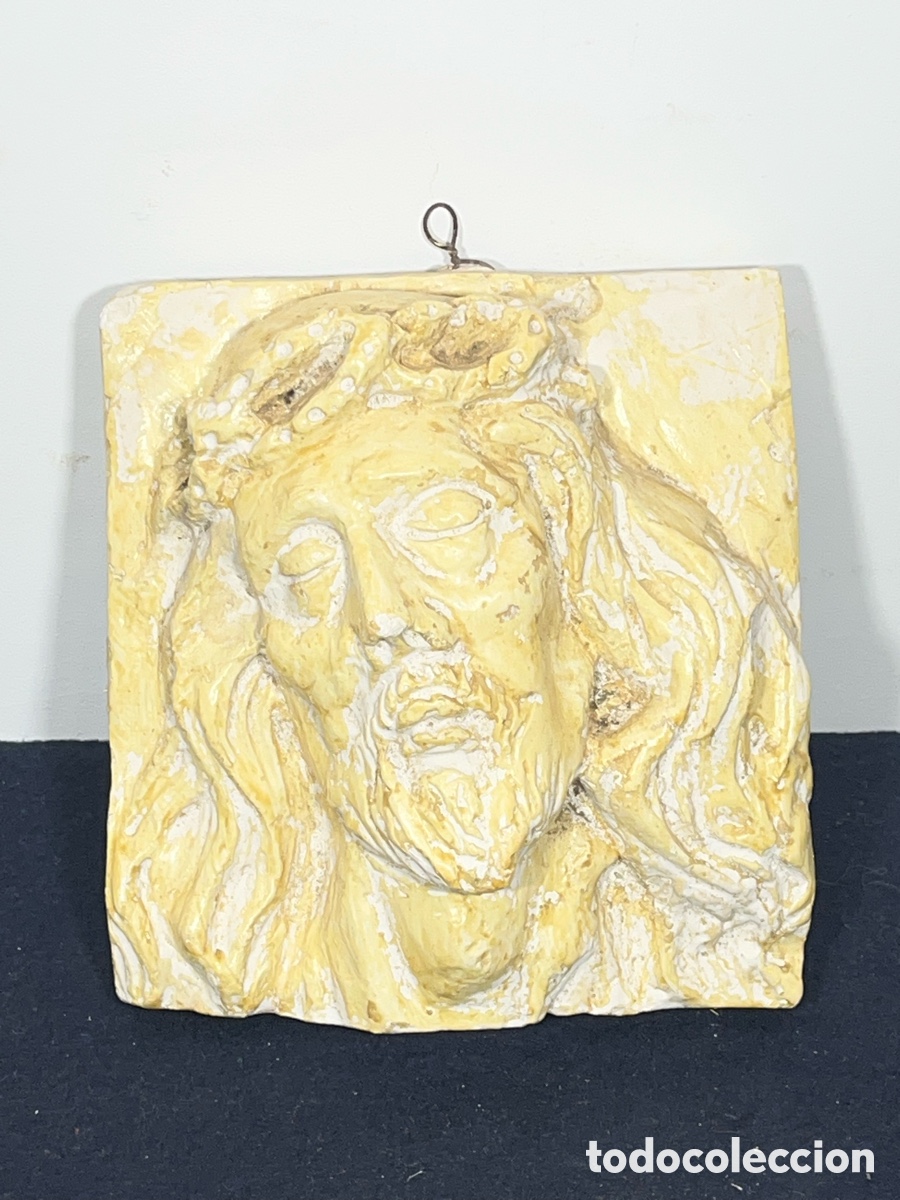 Antig&uuml;edades: Antiguo relieve de Cristo en escayola