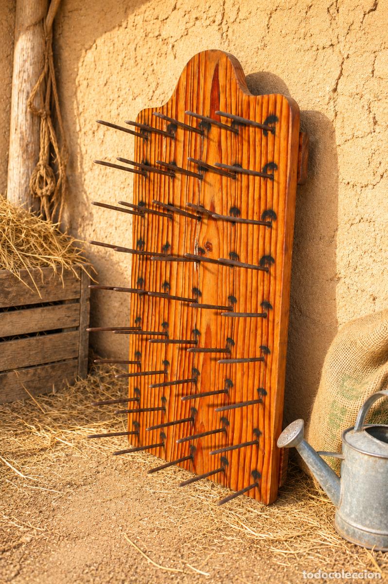 Antig&uuml;edades: Tabla de clavos (RESTAURADO) - Foto 1