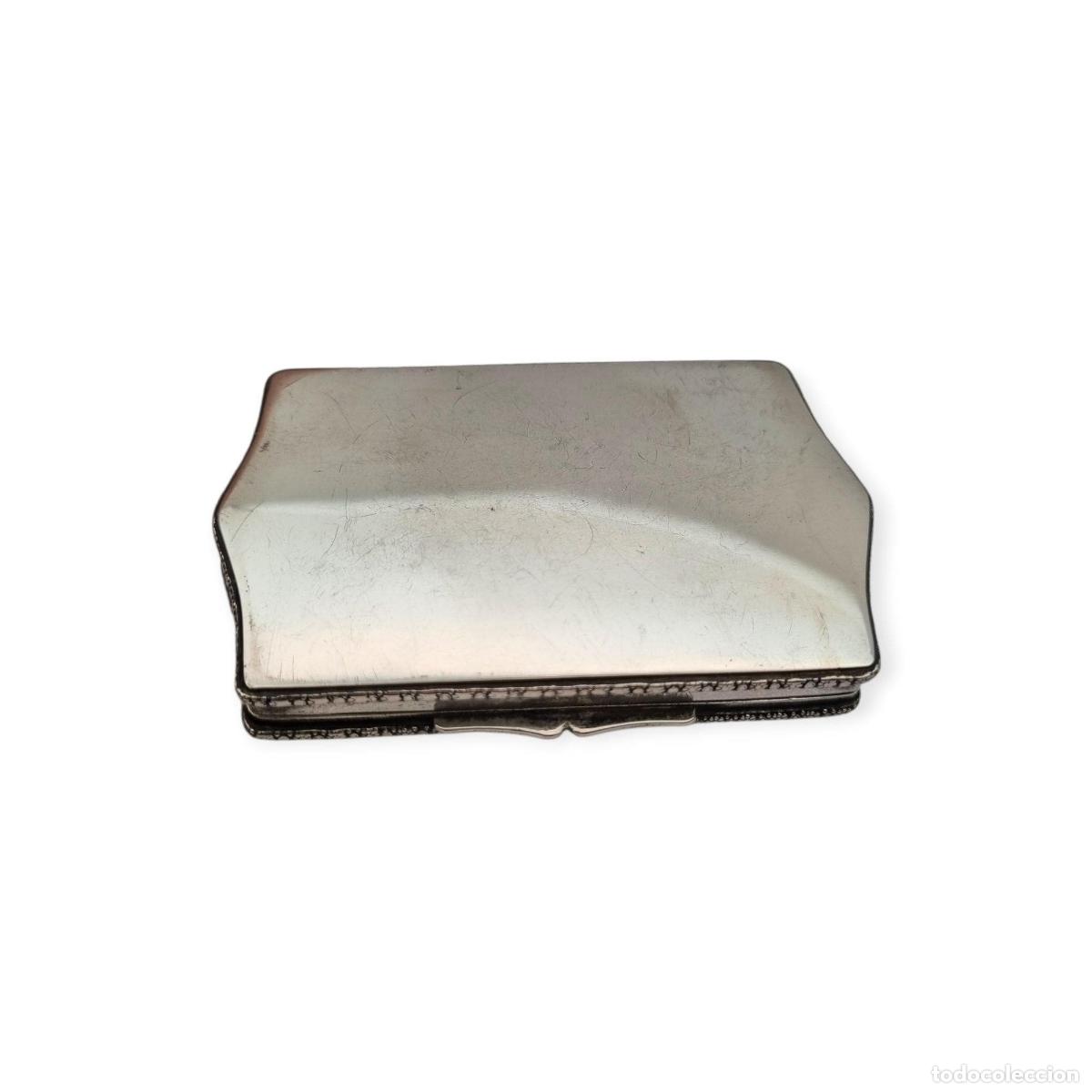 Antig&uuml;edades: Caja rectangular Art Nouveau en plata 800, Europa, circa 1910, decoraci&oacute;n floral grabada y monograma