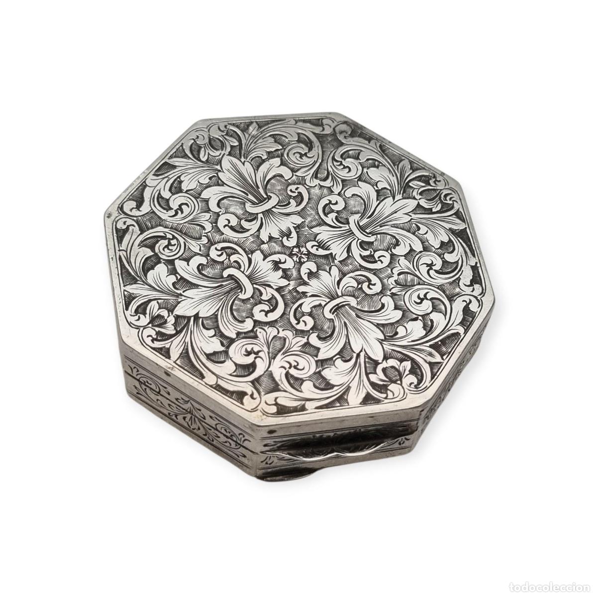 Antig&uuml;edades: Caja floral hexagonal estilo revival barroco de plata 800, Italia circa 1930