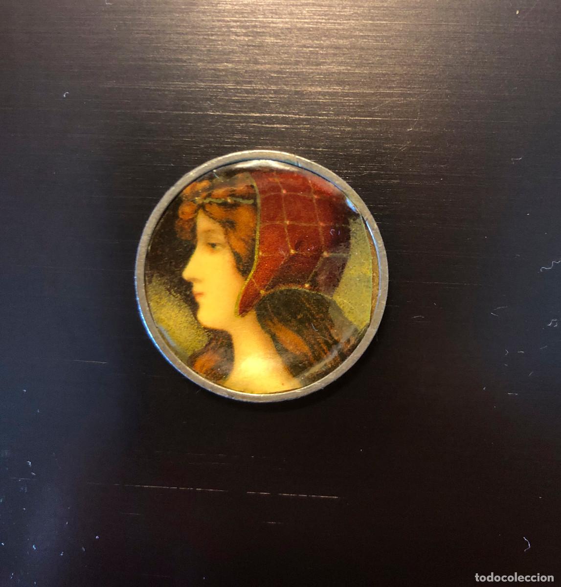 Antig&uuml;edades: Placa/tapa Art Nouveau 28 mm