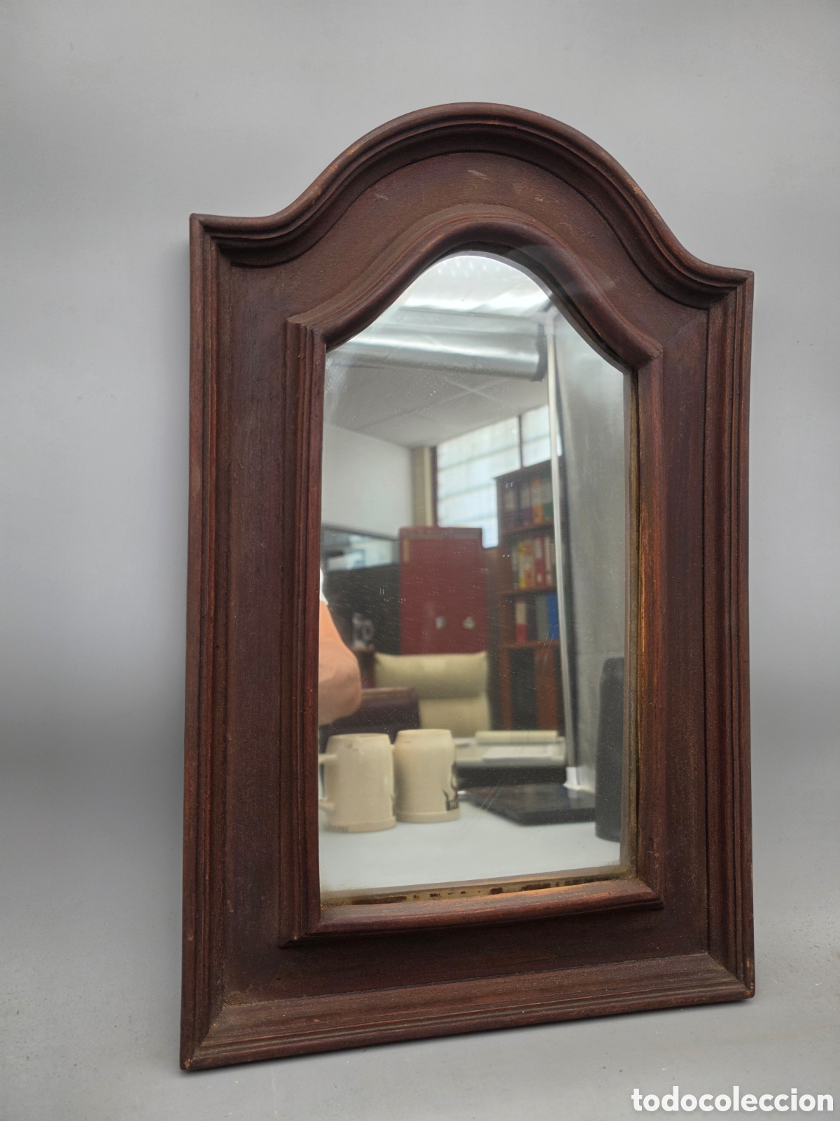 Antig&uuml;edades: Peque&ntilde;o espejo de pared de madera