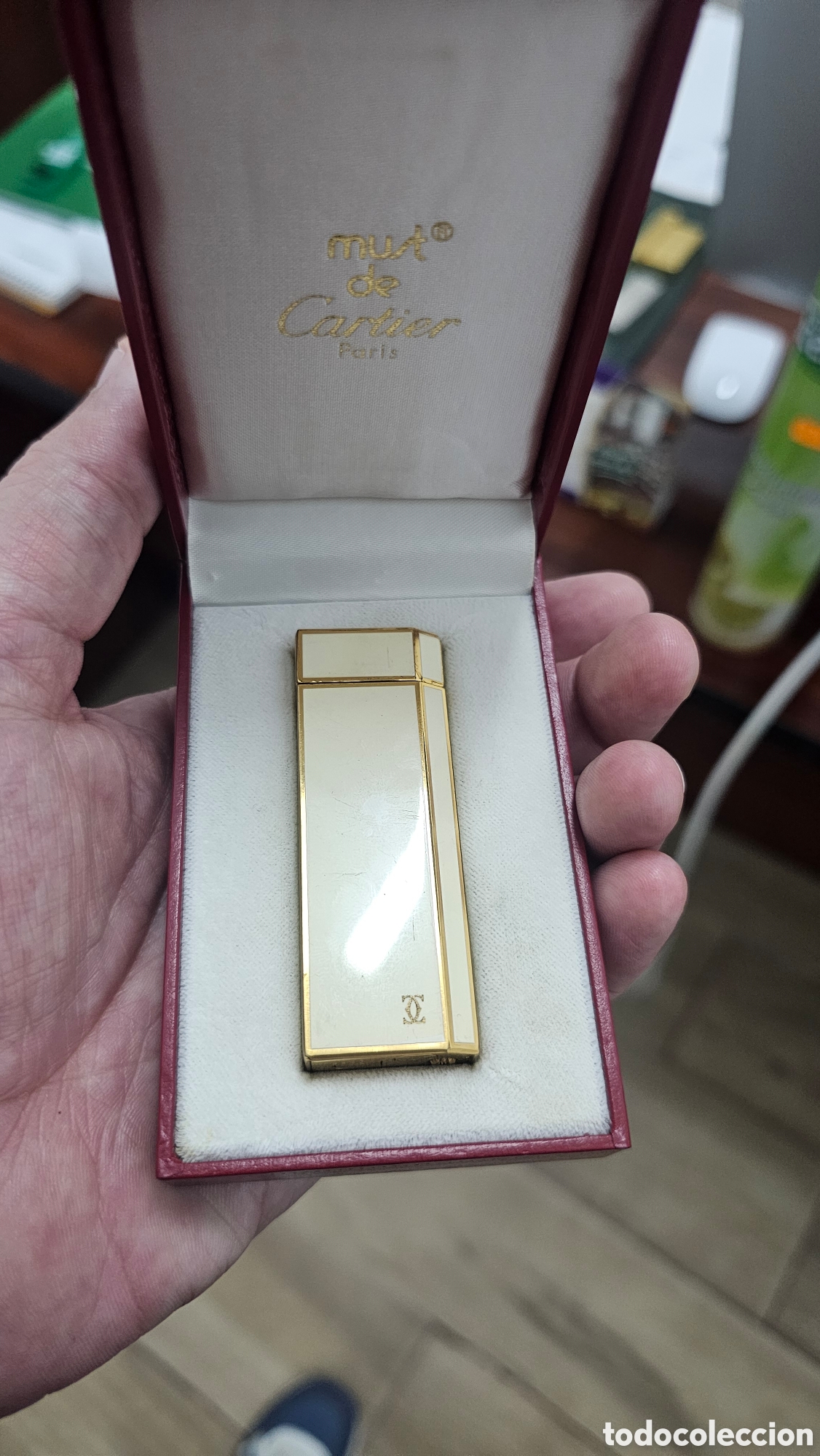 Antig&uuml;edades: Encendedor Must de Cartier - Vintage Oro y Laca - Con caja original (Full Set)