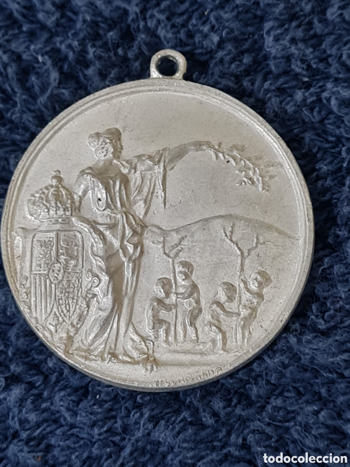 Antig&uuml;edades: Antigua medalla la fiesta del &aacute;rbol