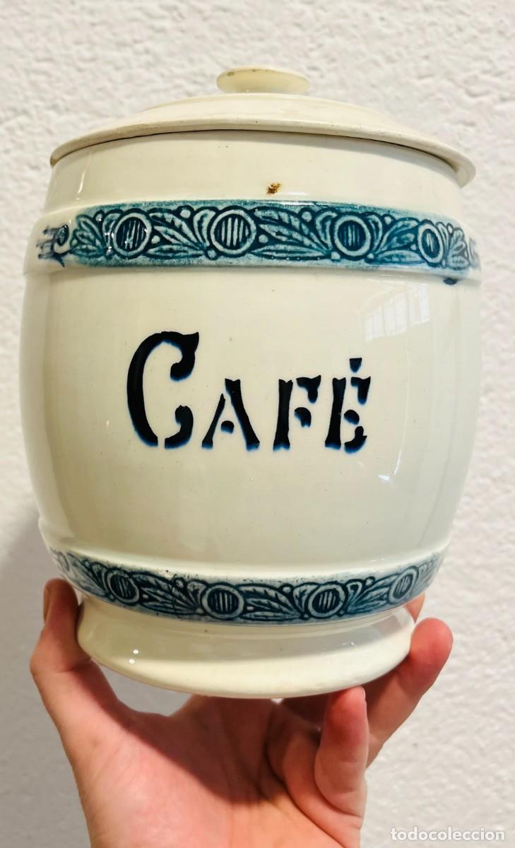 Antig&uuml;edades: TARRO DE COCINA CAFE EN LOZA ESMALTADA BLANCA Y AZUL CON TAPA PRINCIPIOS SIGLO XX