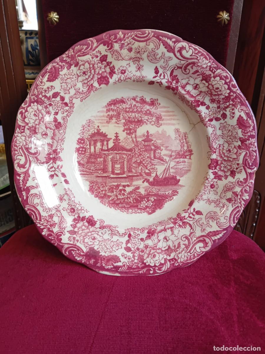 Antig&uuml;edades: Plato hondo serie 202 rosa siglo XIX Cartuja de Sevilla