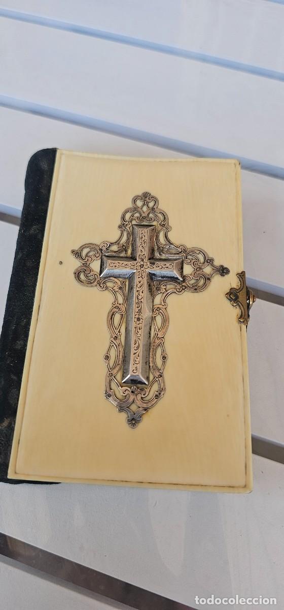 Antig&uuml;edades: Precioso misal de hueso o similar y plata siglo XIX
