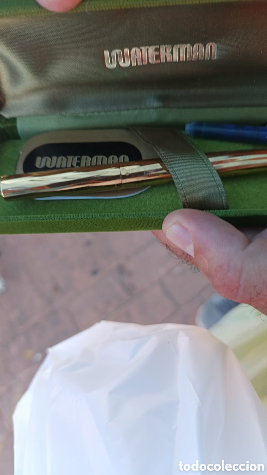 Antig&uuml;edades: Pluma waterman con plum&iacute;n en oro 18kt y el resto chapado en oro 18kt. Trae un repuesto