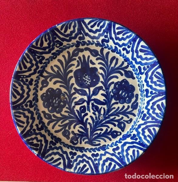 Antiques: PLATO EN CER&Aacute;MICA DE FAJALAUZA , DECORADO CON FLORES, 28 CM