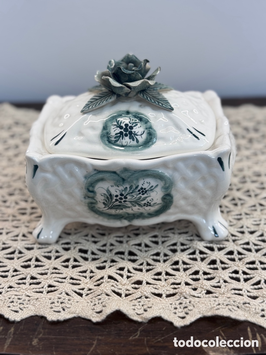 Antig&uuml;edades: Bombonera joyero loza portuguesa Viana rosa tapa vintage a&ntilde;os 60 firmada