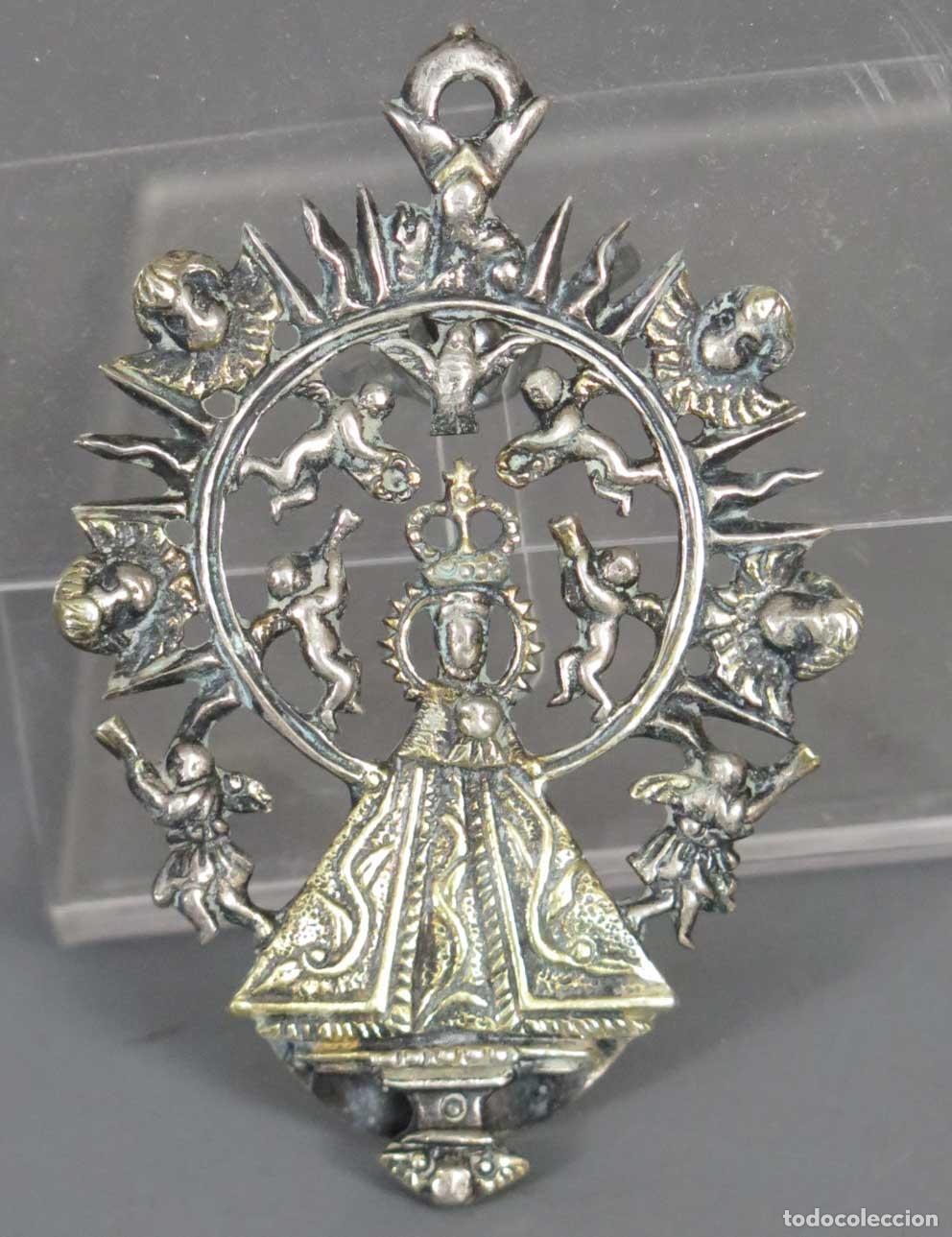 Antig&uuml;edades: MEDALLA. VIRGEN DEL SAGRARIO. PLATA Y PLATA DORADA. SIGLO XVIII