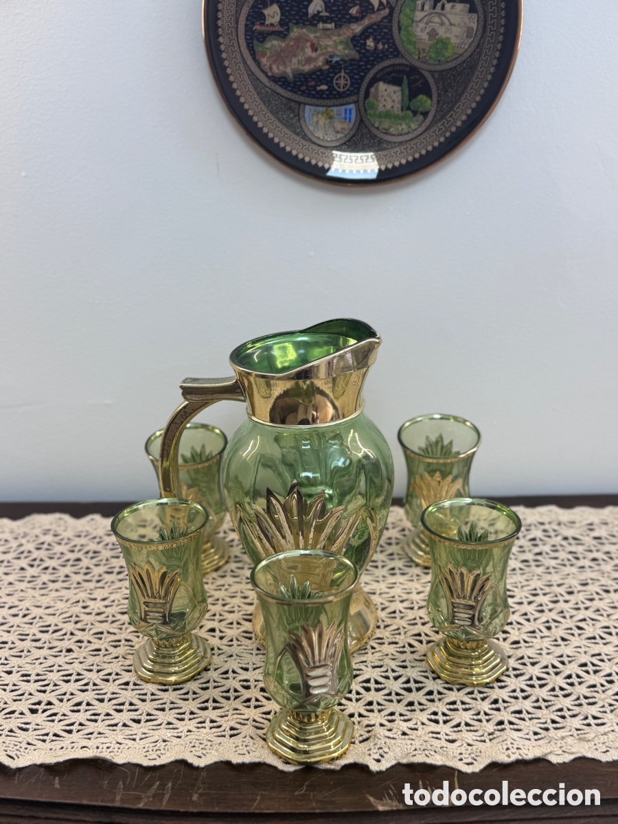 Antig&uuml;edades: Juego jarra 6 vasos cristal verde oro trigo estilo Murano vintage 70s barroco Italia