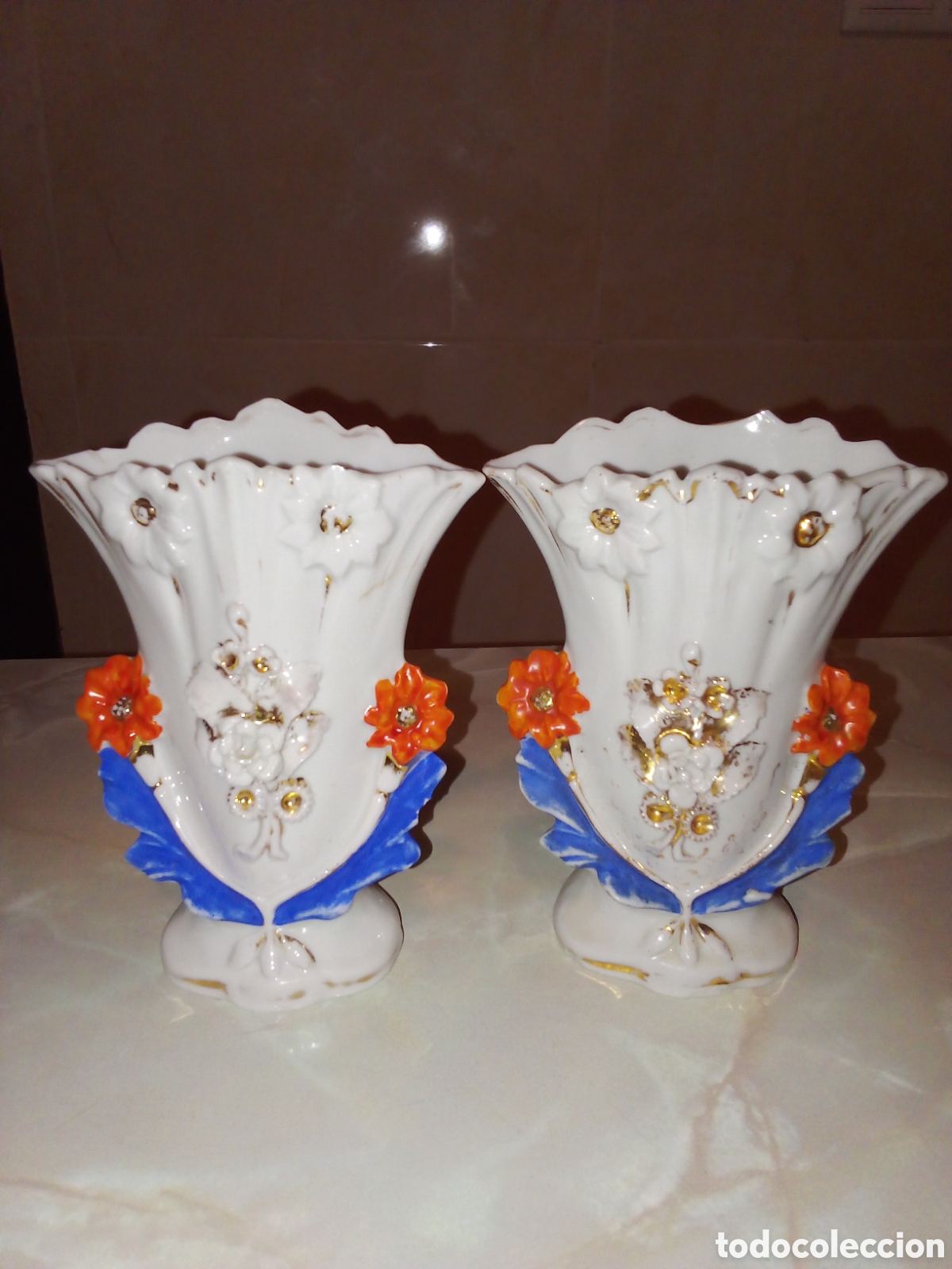 Oggetti Antichi: Pareja de jarrones antiguos de porcelana (estilo Vieux Paris)
