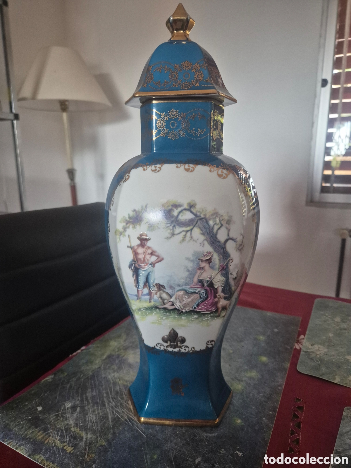 Antig&uuml;edades: Limoges. Jarr&oacute;n cl&aacute;sico - Foto 1