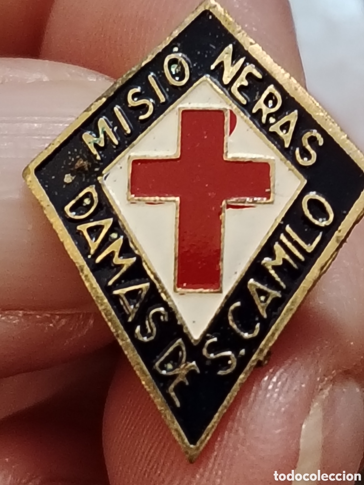 Antig&uuml;edades: Insignia misiineras Damas de San Camilo