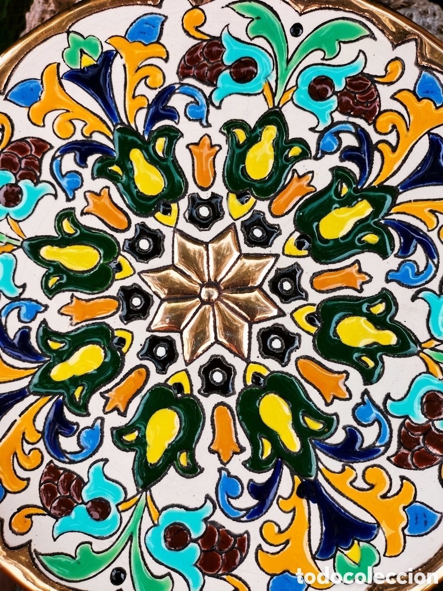Antig&uuml;edades: PLATO DE PORCELANA - TRIANA - ORO DE LEY Y ESMALTES EN RELIEVE - TECNICA ARABE - CERAMICAS SEVILLA