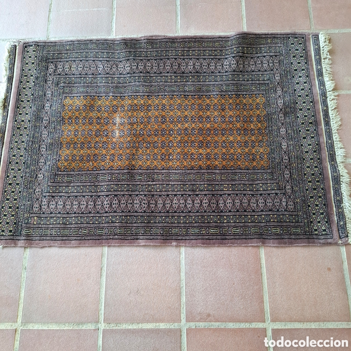 Antig&uuml;edades: ALFOMBRA PERSA ANUDADA A MANO. TIENE ALGUN DESGASTE (VER FOTOS) 120X80