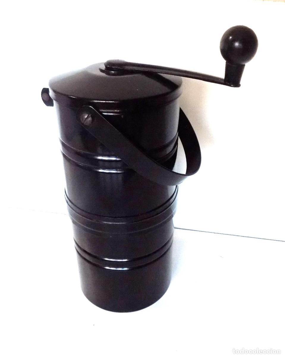 Antig&uuml;edades: EXCEPCIONAL GRAN MOLINILLO MILITAR DE CAF&Eacute; MARCA TRESPADE. ITALIA. 1946/1965