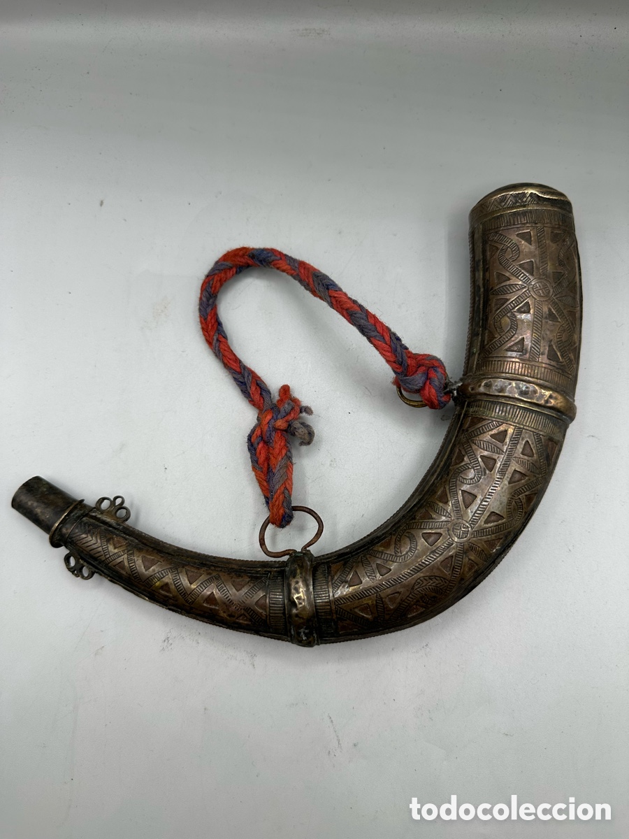 Antig&uuml;edades: petaca de p&oacute;lvora (powder flask) XIX