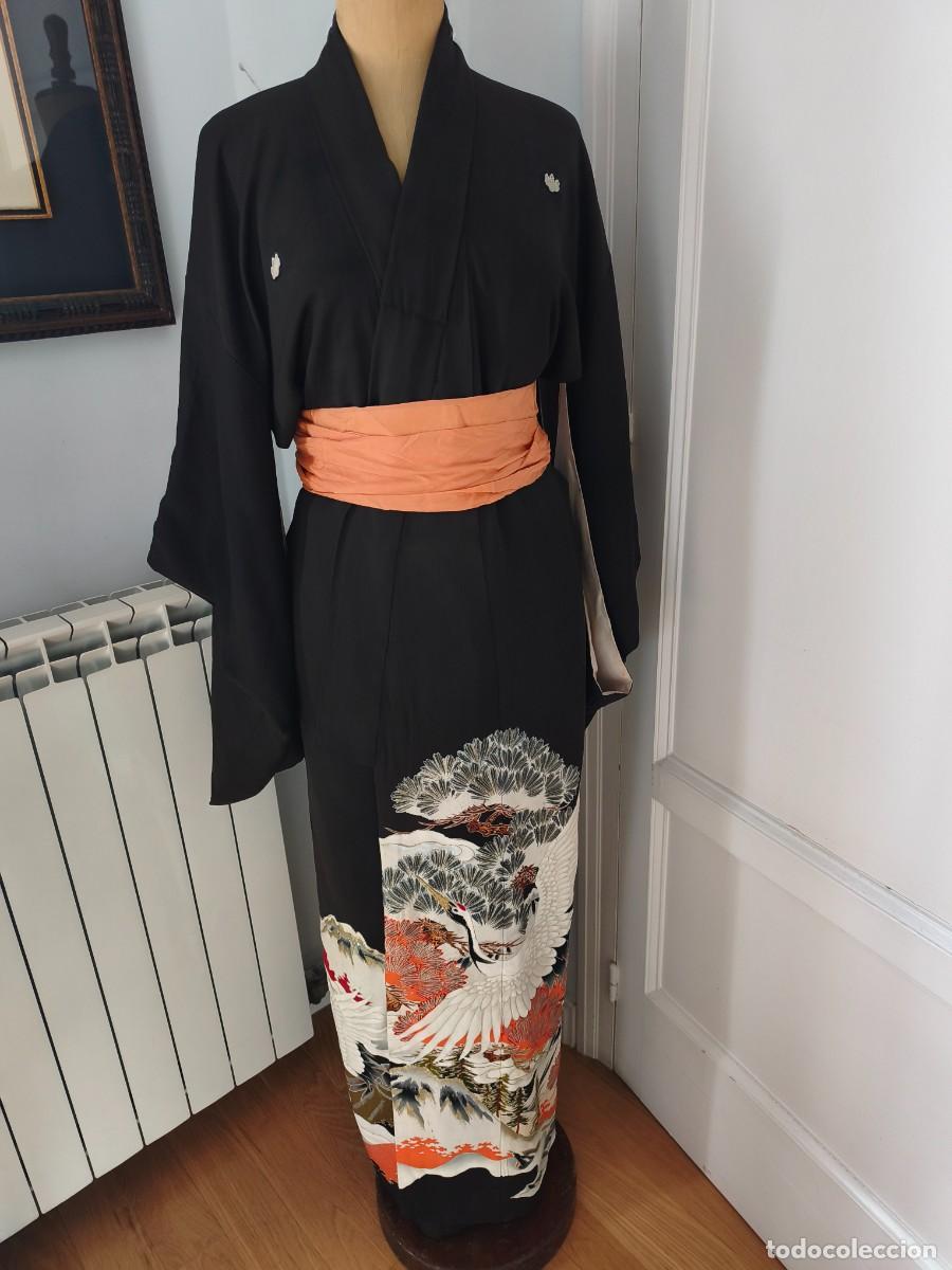Antig&uuml;edades: KIMONO EN SEDA VINTAGE GRULLAS