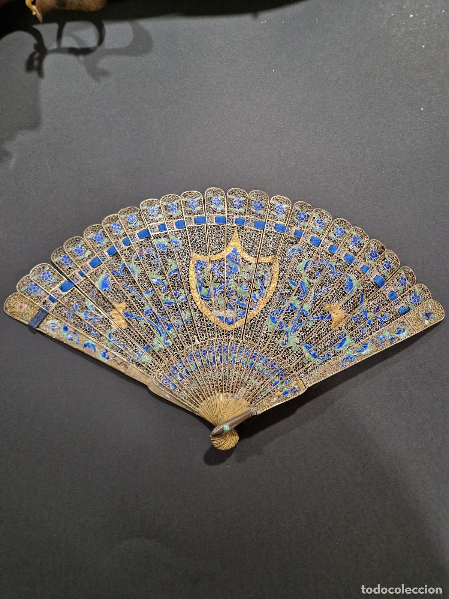 Antiguidades: Abanico de baraja chino en filigrana, para el mercado europeo, Dinast&iacute;a Qing, h.1790.