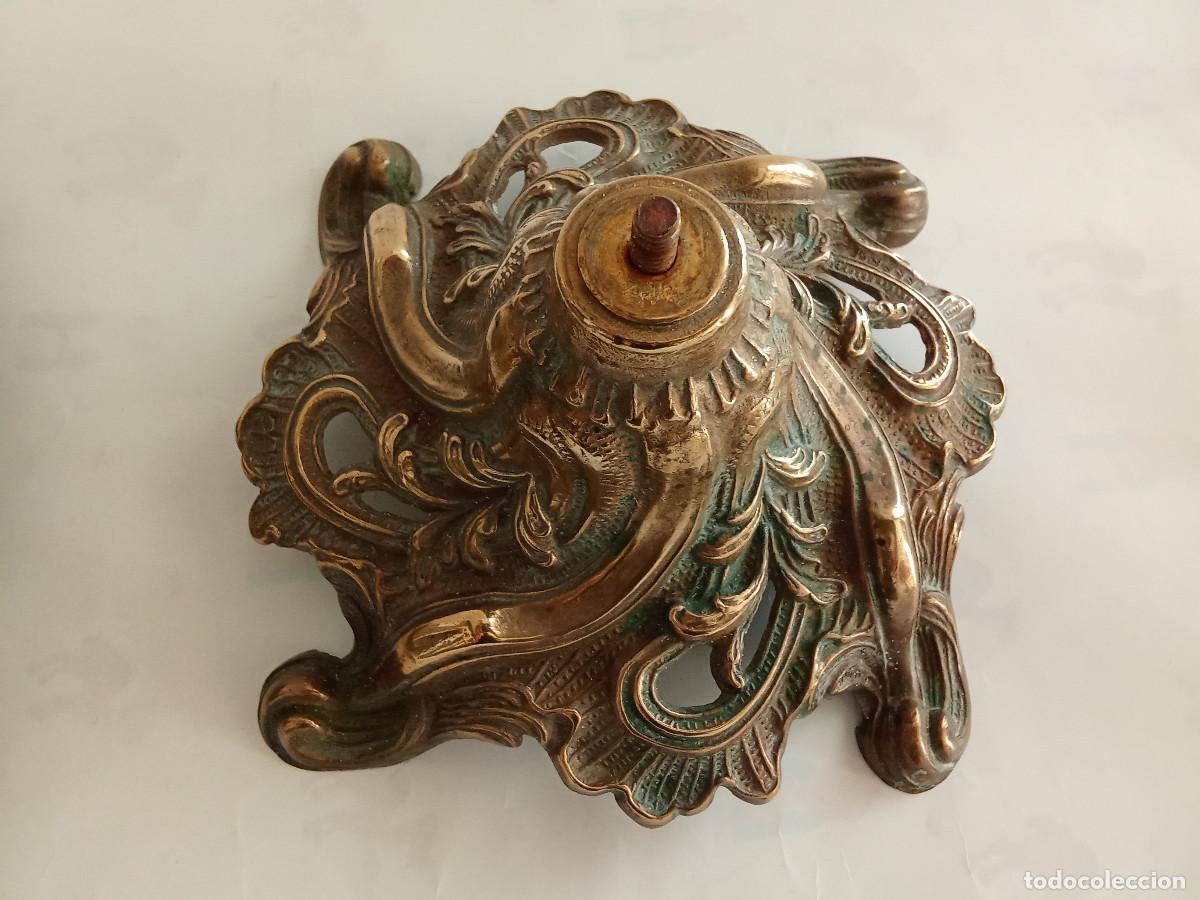 Antig&uuml;edades: Antiguo centro de mesa en bronce labrado - Foto 9