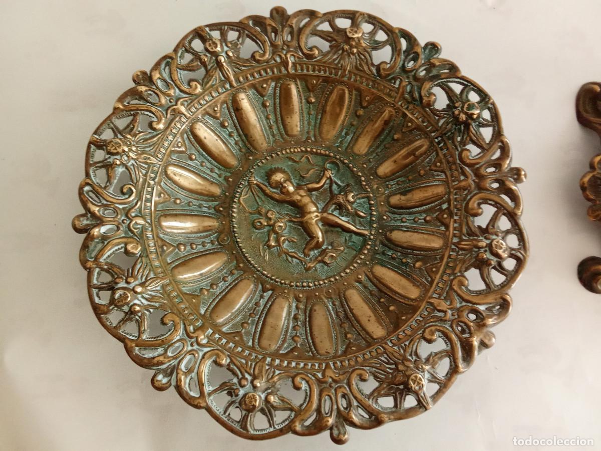 Antig&uuml;edades: Antiguo centro de mesa en bronce labrado - Foto 10