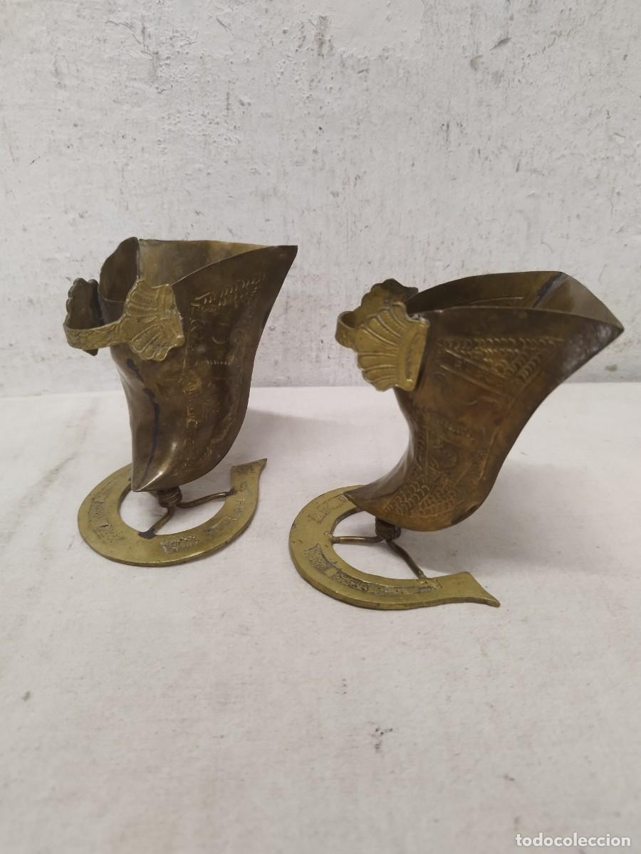 Antig&uuml;edades: Antiguos estribos decorativos estilo conquistador espa&ntilde;ol fabricados en bronce o lat&oacute;n. Caballer&iacute;a.