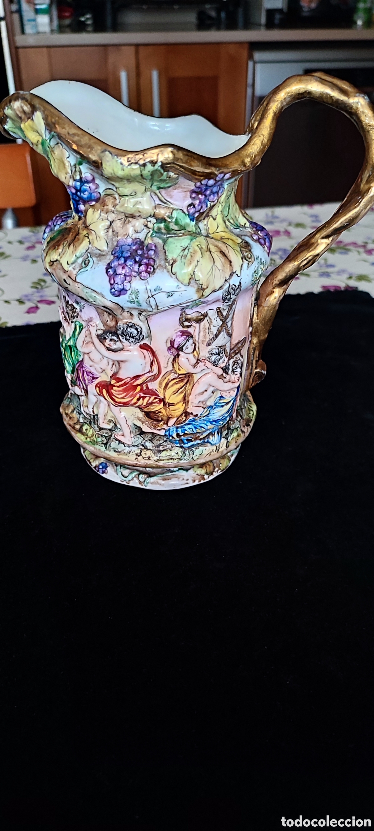 Antig&uuml;edades: Antigua jarra de porcelana Capodimnte sello en la base