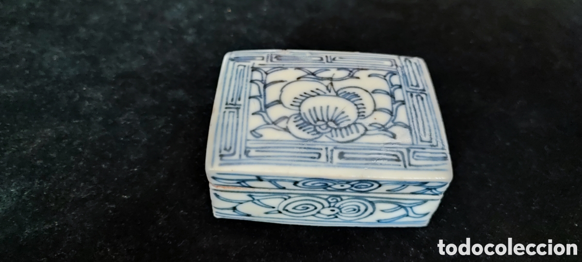 Antiguidades: Antigua caja de porcelana china del siglo XVII contiene lacre