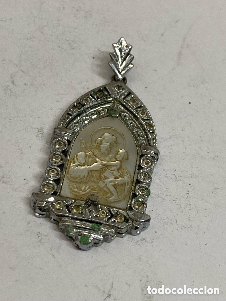 Antig&uuml;edades: Colgante de plata y n&aacute;car religioso C611