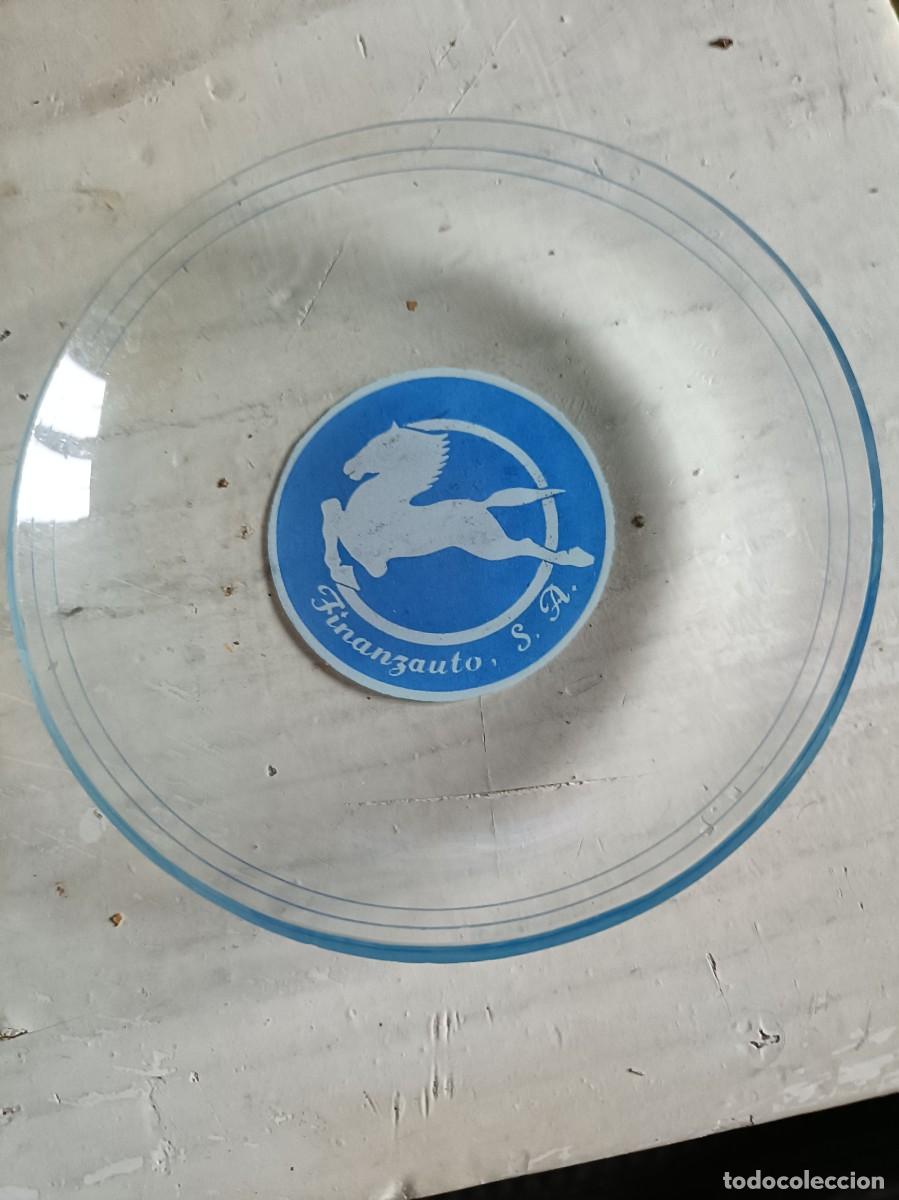 Antig&uuml;edades: CENICERO CRISTAL AZUL PUBLICIDAD PEGASO FINANZAUTO AZUL