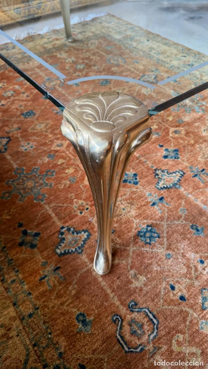 Antig&uuml;edades: Mesa de centro con cristal y patas de bronce dorado - Foto 1