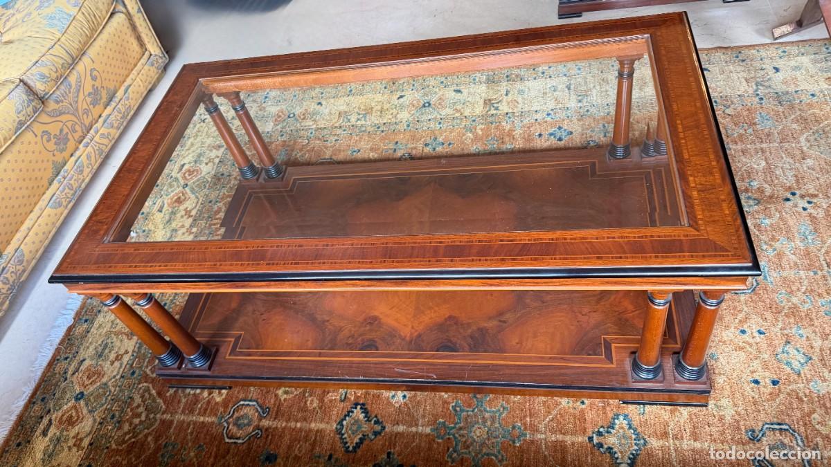 Antig&uuml;edades: Mesa de centro con marqueter&iacute;a y columnas - Foto 2