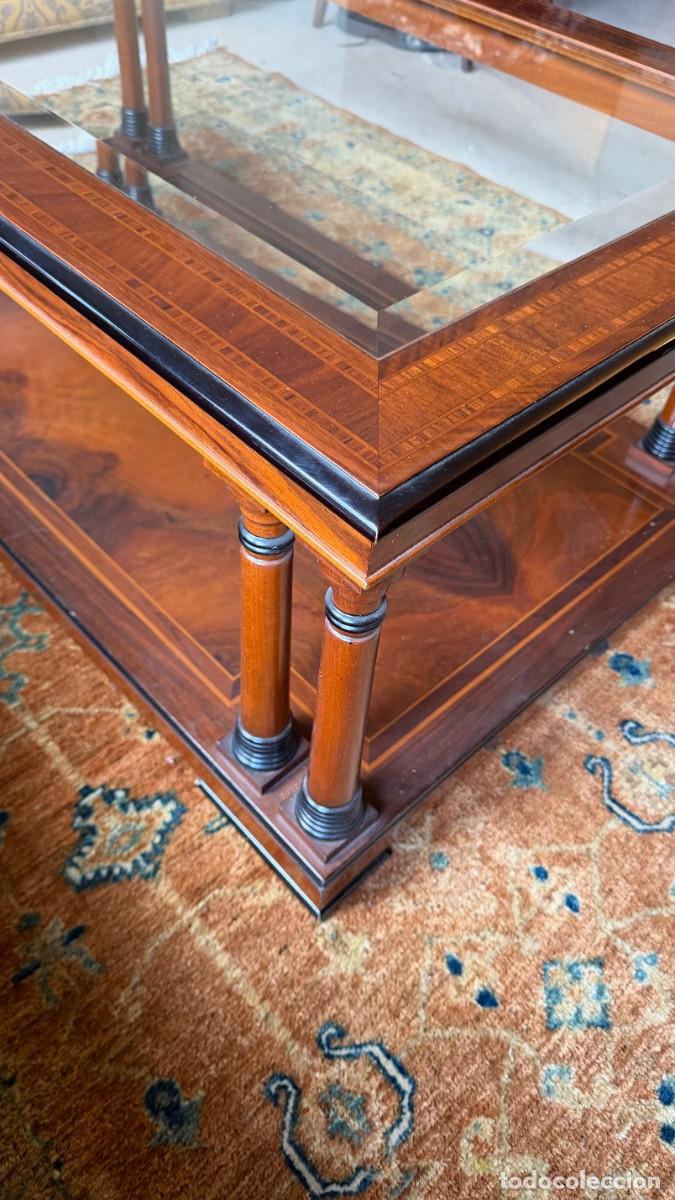 Antig&uuml;edades: Mesa de centro con marqueter&iacute;a y columnas - Foto 3