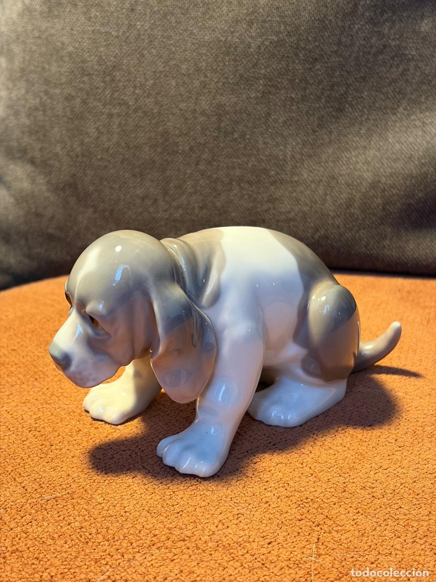 Antig&uuml;edades: Figura Lladr&oacute; perro de orejas largas sentado, porcelana original Espa&ntilde;a