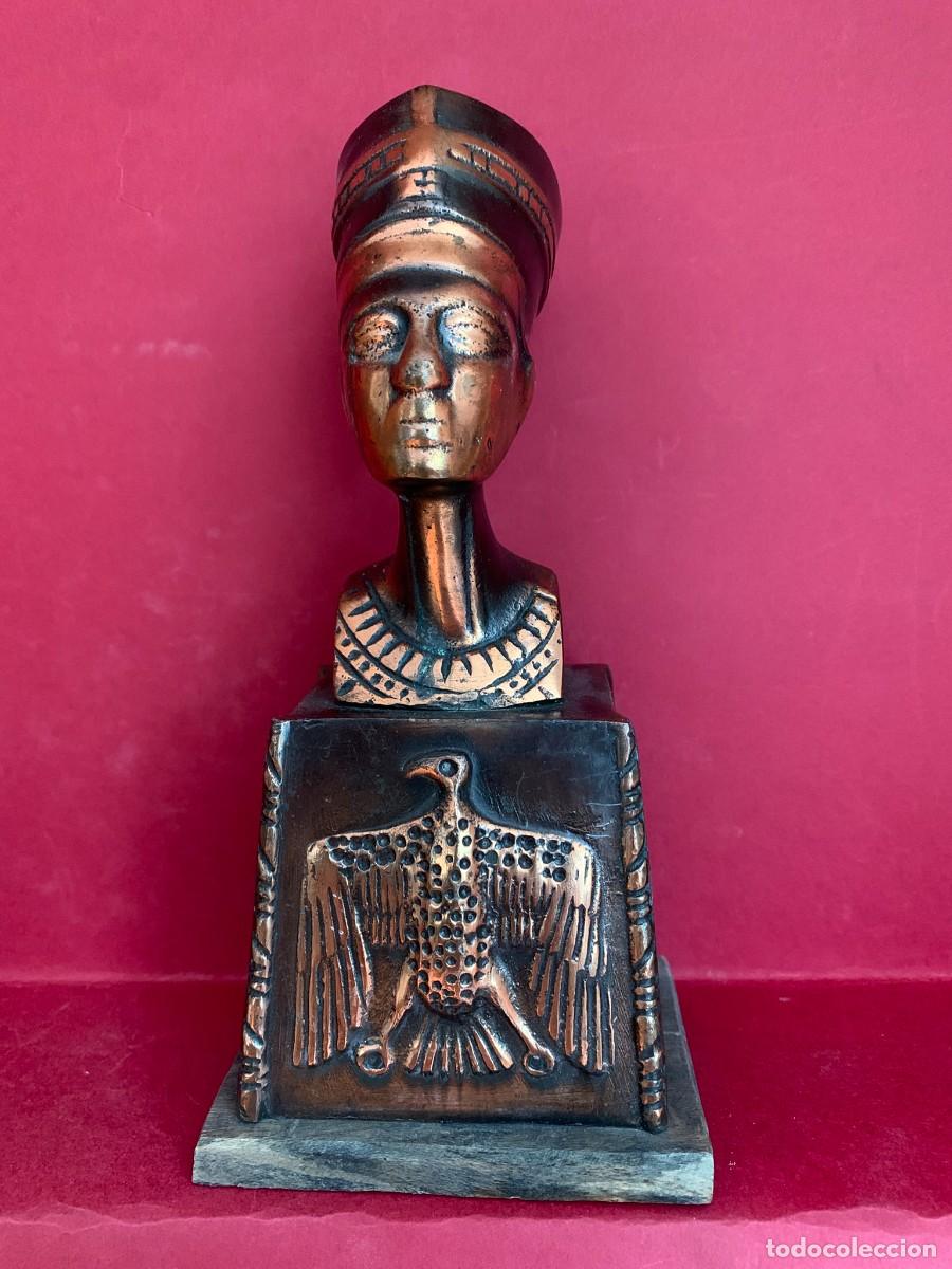 Antig&uuml;edades: BRONCE FIGURA EGIPCIA FARAONA NEFERTITI 19X10 cm, 800 grm