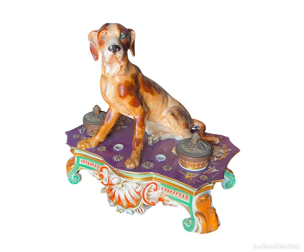 Antig&uuml;edades: ANTIGUA ESCRIBAN&Iacute;A DE SOBREMESA EN FORMA DE PERRO. PORCELANA. ALEMANIA O FRANCIA. SIGLO XIX.