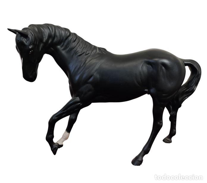 Oggetti Antichi: FIGURA DE CABALLO. PORCELANA NEGRA DE ROYAL DOULTON. INGLATERRA. SIGLO XX.