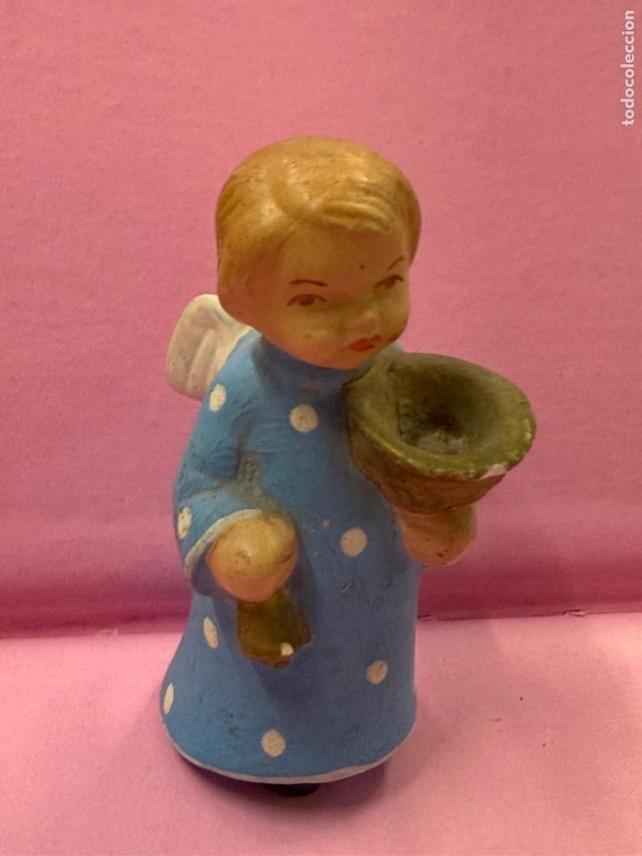 Antig&uuml;edades: Encantador angel peque&ntilde;o en terracota o ceramica. 6cms altura