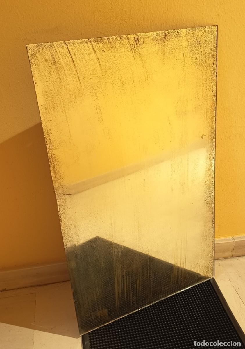 Antig&uuml;edades: Luna de espejo biselado antiguo 73x45, aspecto envejecido.