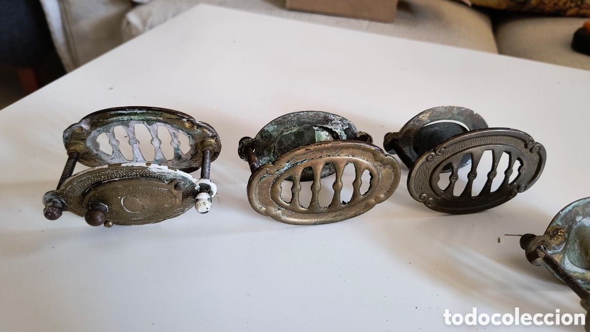 Antig&uuml;edades: Conjunto de 4 mirillas antiguas en bronce. - Foto 4