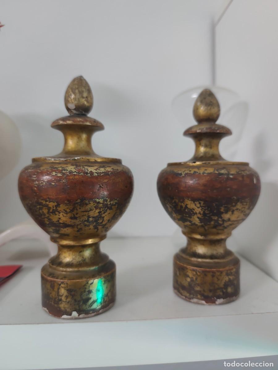 Antig&uuml;edades: Par de remates de madera xviii xix