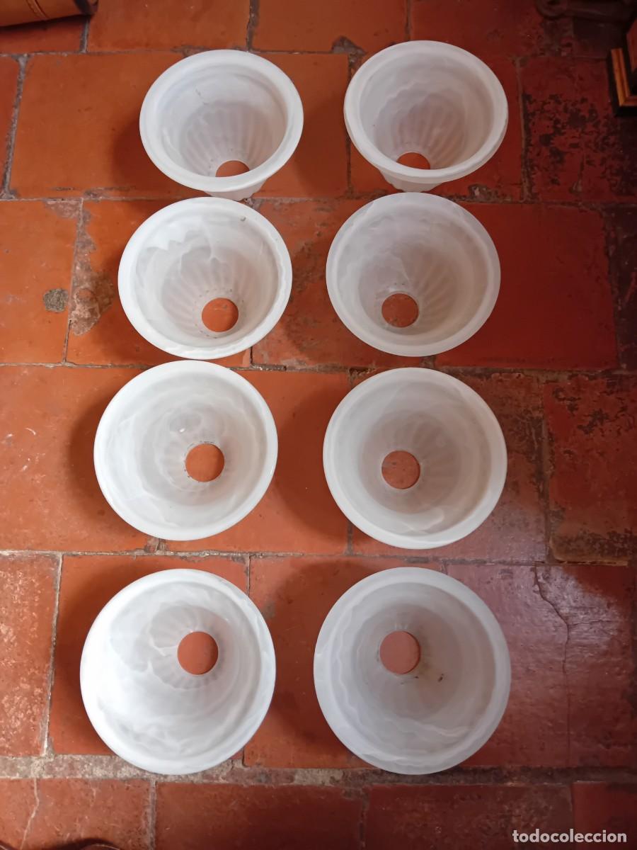 Antig&uuml;edades: 8 tulipas con greca en relieve y agallonadas - Foto 5
