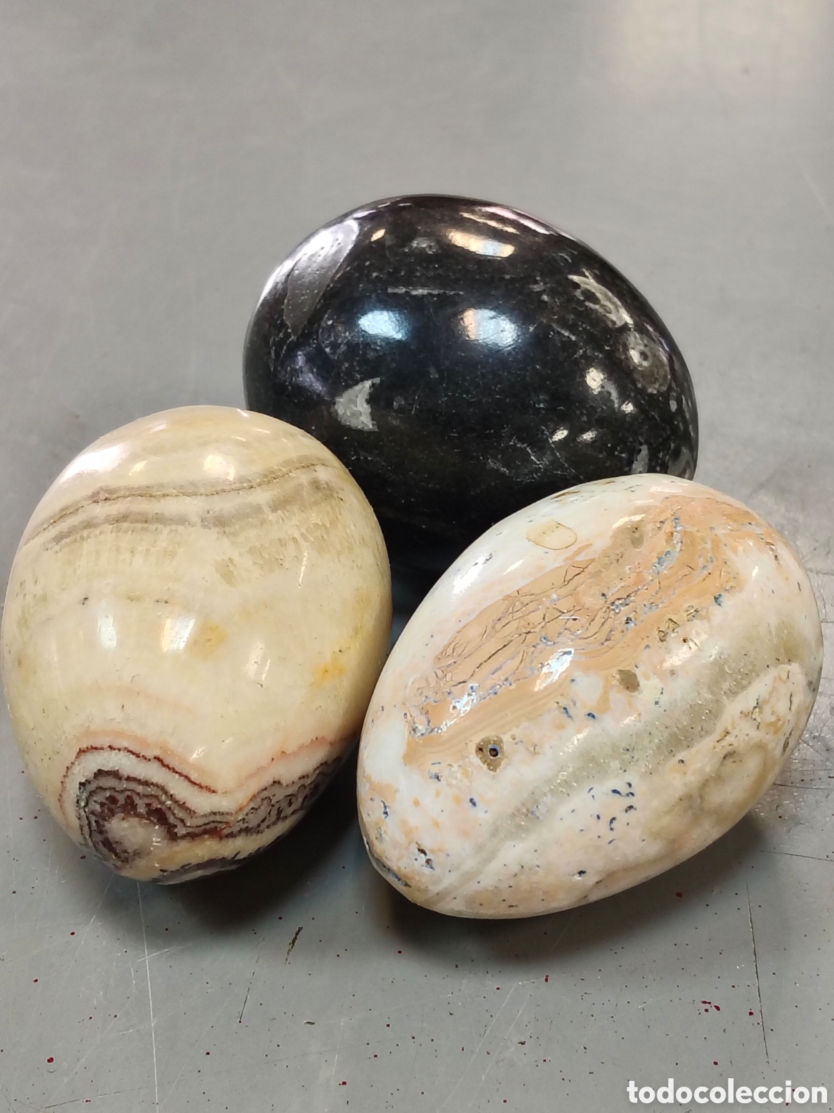 Antig&uuml;edades: Lote de huevos de piedra