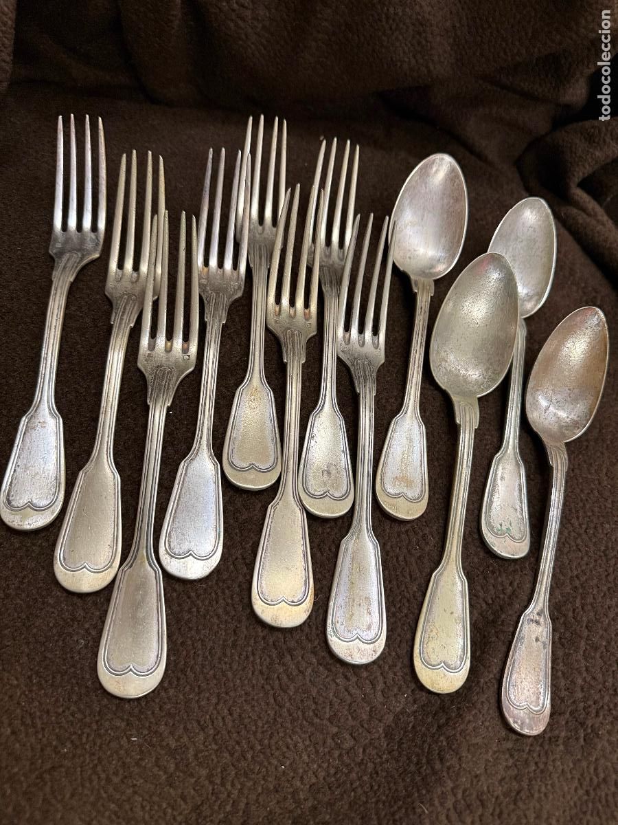 Antig&uuml;edades: Lote de cubiertos 8 tenedores y 4 cucharas Art-Dec&oacute;. 21cms. Plateados