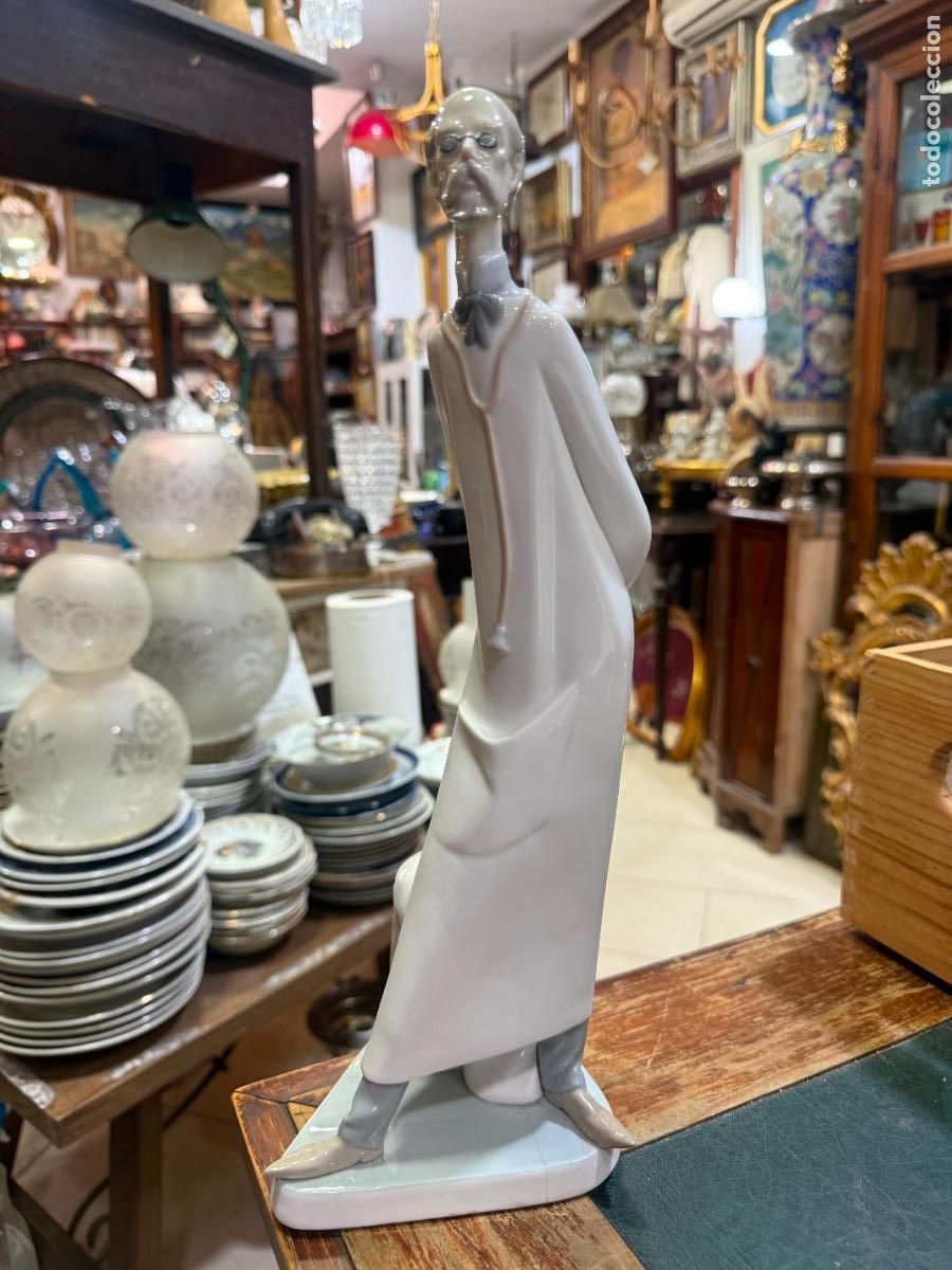 Antig&uuml;edades: FIGURA MEDICO DE PORCELANA LLADRO - MEDIDA 36,5 CM